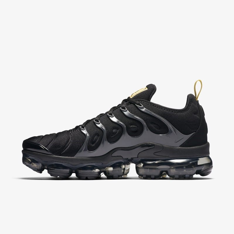 Black and gold vapormax plus on sale